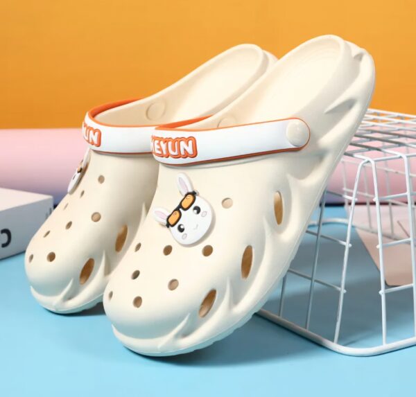 Mules SHEIN en coutchouc souple pour enfants