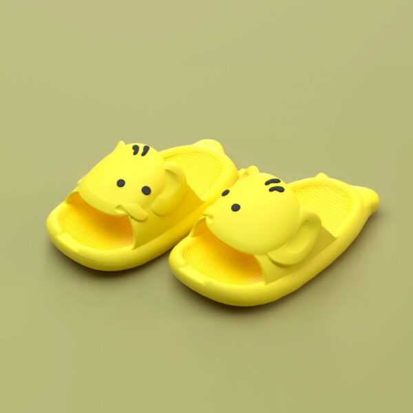 Mules SHEIN en coutchouc souple pour enfants
